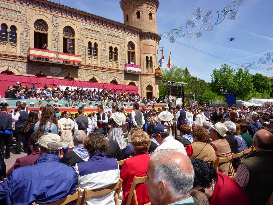 10256377_642834769135441_8428643303364570618_n